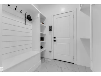 2820 1 AV SW photo 9
