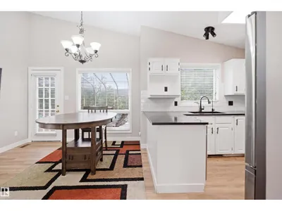 3220 42A AV NW photo 10