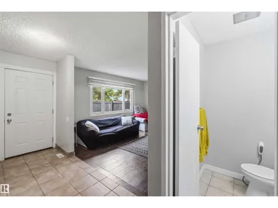 219 Callingwood Tw NW NW photo 23