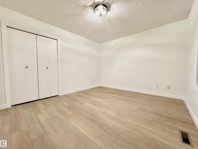 8118 27 AV NW photo 31