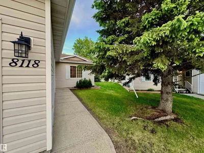 8118 27 AV NW photo 11