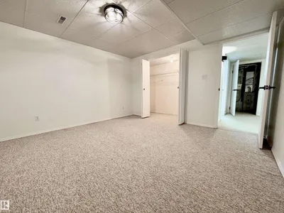 8118 27 AV NW photo 48