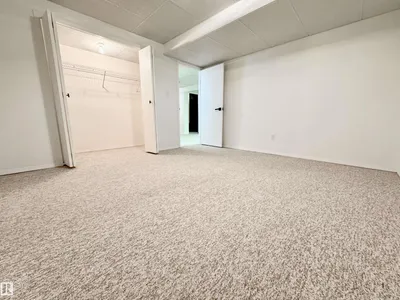 8118 27 AV NW photo 49