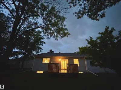 8118 27 AV NW photo 59