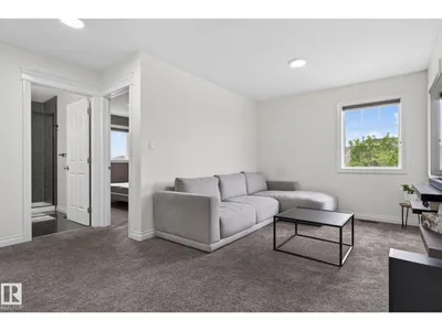 9628 221 ST NW photo 38