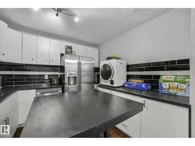 #A7 2808 116 ST NW photo 14