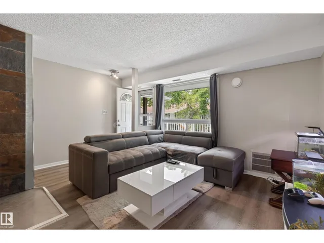 #35 3111 142 AV NW, Edmonton