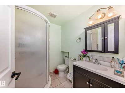 3843 47 ST NW photo 14
