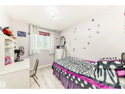3843 47 ST NW photo 10