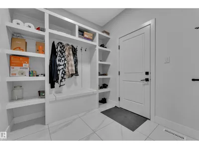 136 30 ST SW photo 10