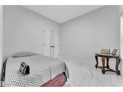 136 30 ST SW photo 7