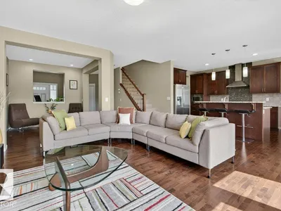 5315 20 AV SW SW photo 10
