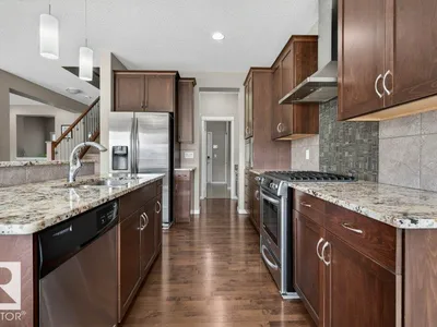 5315 20 AV SW SW photo 13