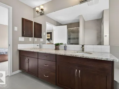 5315 20 AV SW SW photo 30