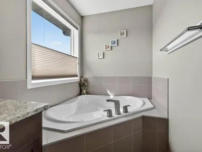 5315 20 AV SW SW photo 31