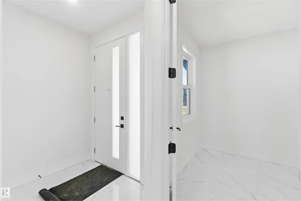 415 PINE PT photo 3