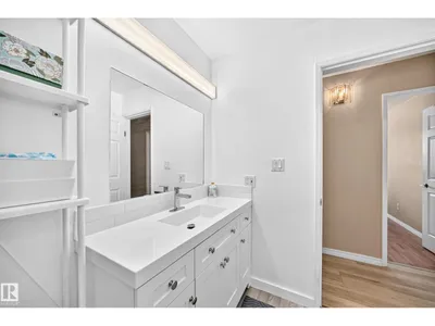 13317 47 ST NW photo 32