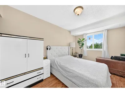 13317 47 ST NW photo 27