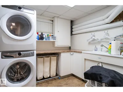 10235 134 ST NW NW photo 44