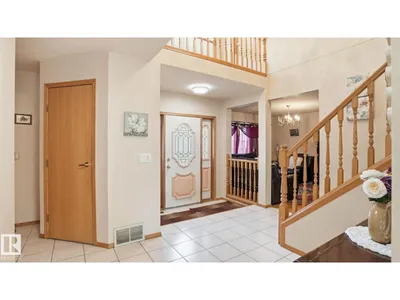 6119 156 AV NW photo 4