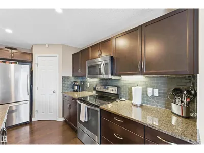 3039 Harvey CR NW photo 8