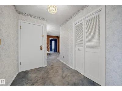 707 65 AV NW photo 22