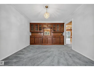 707 65 AV NW photo 21