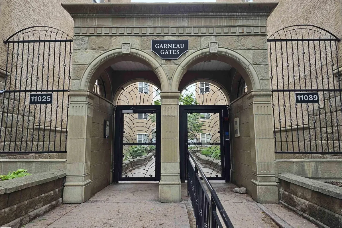 Garneau exterior
