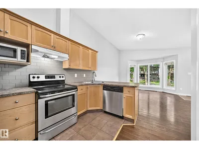 12124 122 ST NW photo 10