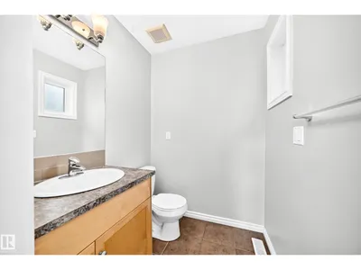 12124 122 ST NW photo 14