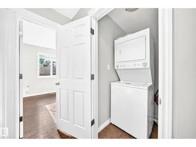 12124 122 ST NW photo 23