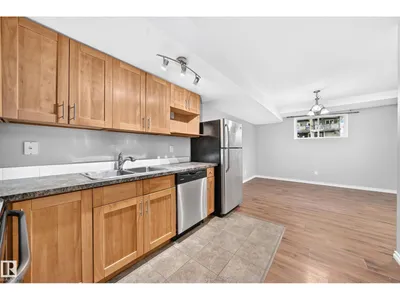 12124 122 ST NW photo 29