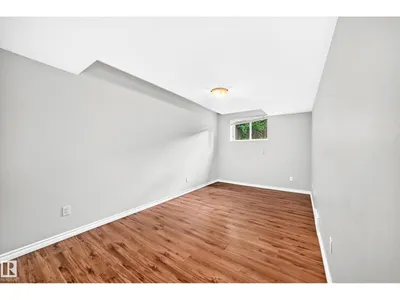 12124 122 ST NW photo 33