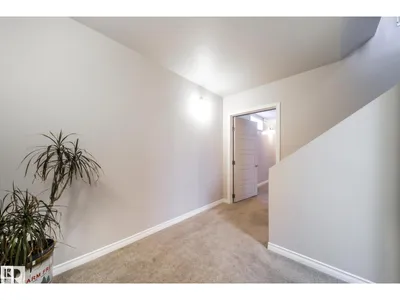 10231 46 ST NW photo 40
