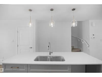 22525 83A AV NW photo 10