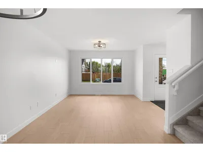 22529 83A AV NW photo 7