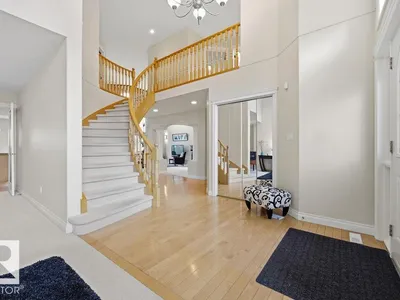 11551 14 AV NW photo 14