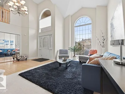 11551 14 AV NW photo 16
