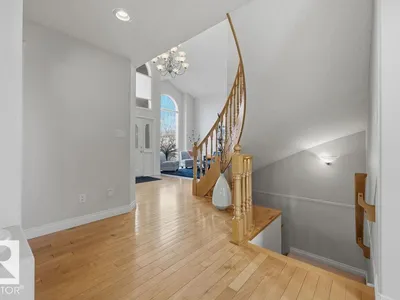 11551 14 AV NW photo 34
