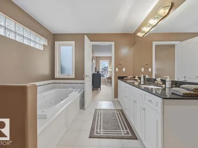 11551 14 AV NW photo 45