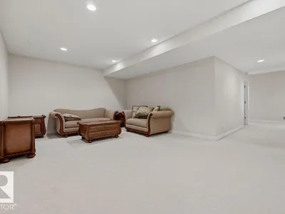 11551 14 AV NW photo 59