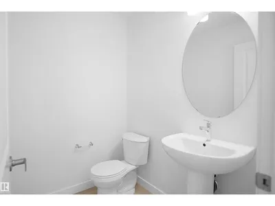 19486 21 AV NW photo 17