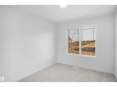 19486 21 AV NW photo 26