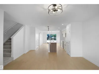 19486 21 AV NW photo 5