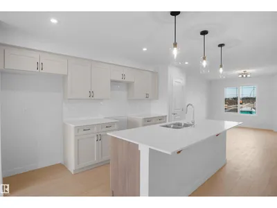 19486 21 AV NW photo 9