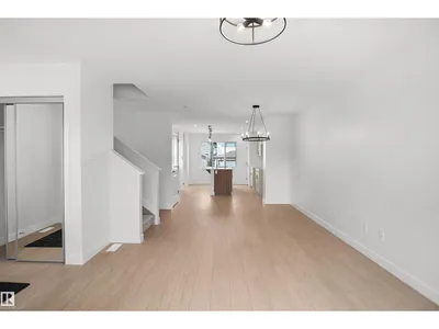 19488 21 AV NW photo 5