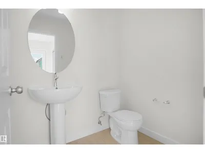 19492 21 AV NW photo 18