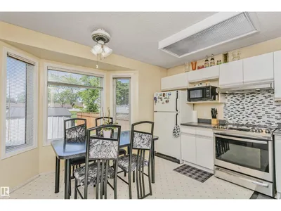 1612 80A ST NW photo 12
