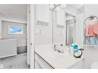 1612 80A ST NW photo 34