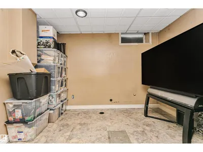 1612 80A ST NW photo 39